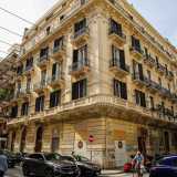 Continuando su via Bozzi, dopo circa 80 metri, ci troviamo su via Matteo Renato Imbriani dominata, per un intero isolato, dalla raffinata facciata ocra e grigia di Palazzo De Giglio, progettato come residenza privata dal cavalier Francesco De Giglio nel 1912 